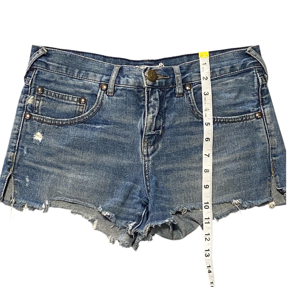 Free People Distressed Denim Cutoff Shorts Blue Studded Low Rise Womens Size 25 - Picture 4 of 5